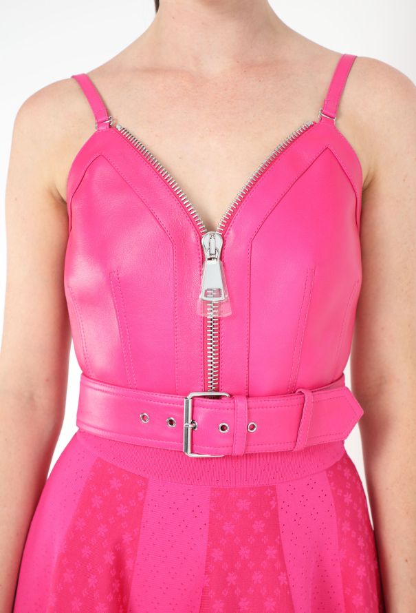 Alexander McQueen S/S 2022 Leather Lace Bustier Ensemble - 4 Alexander McQueen S/S 2022 Leather Lace Bustier Ensemble - 4
