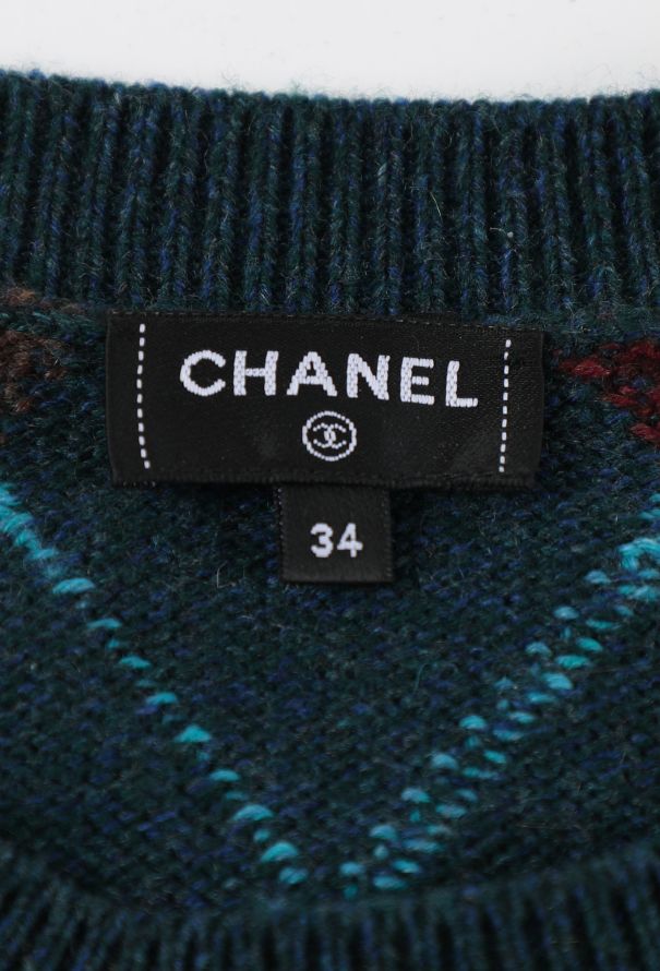 Chanel F/W 2024 Cashmere Knit Sweater & Skirt Ensemble - 8
