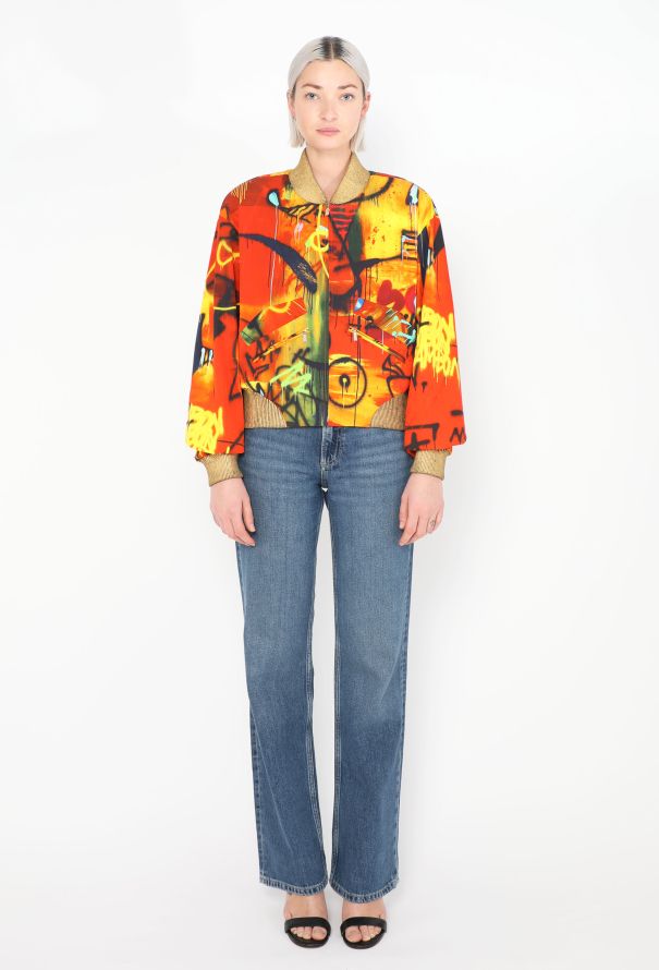 Chanel Pre-Fall 2019 Paris-New York Graffiti Bomber - 4 Chanel Pre-Fall 2019 Paris-New York Graffiti Bomber - 4