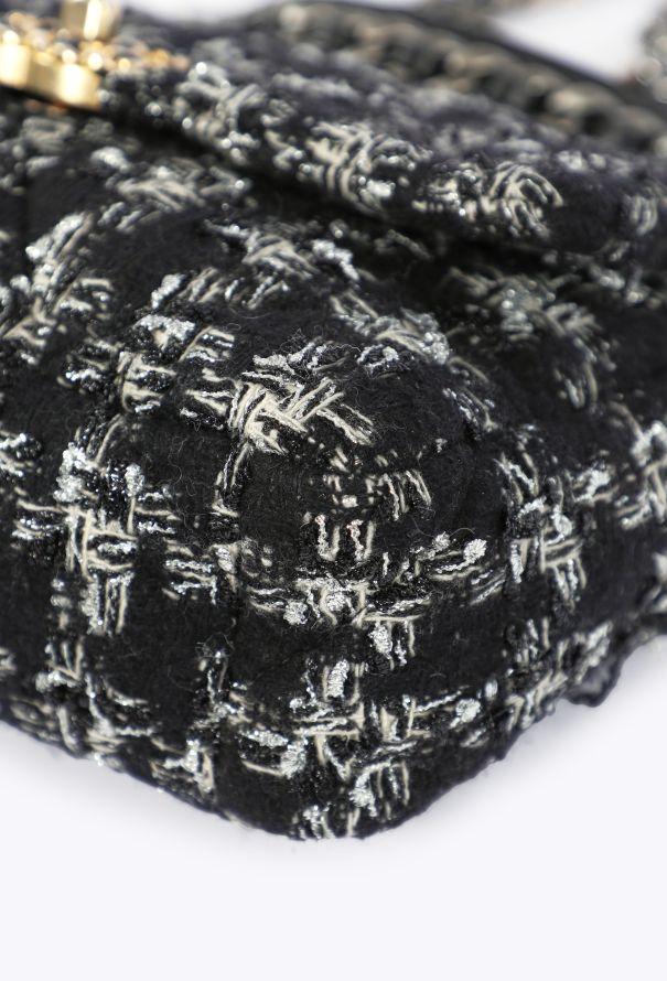 Chanel Tweed 19 Flap Bag - 9