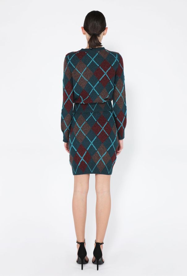 Chanel F/W 2024 Cashmere Knit Sweater & Skirt Ensemble - 7