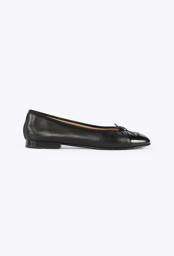 Chanel Classic Leather 'CC' Ballerinas - 1