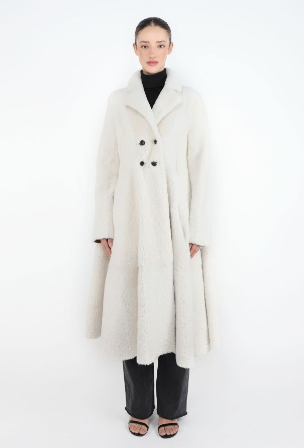 Loewe F/W 2020 Shearling Trumpet Coat - 3