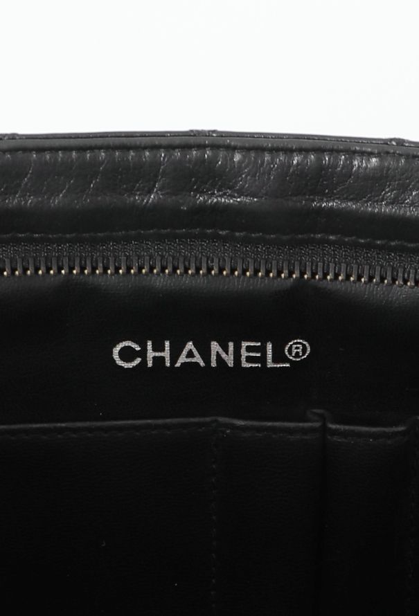 Chanel '80s Classic Quilted Pochette - 11 Chanel '80s Classic Quilted Pochette - 11