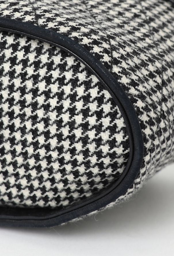 Chanel Vintage Houndstooth Vanity Case - 10 Chanel Vintage Houndstooth Vanity Case - 10