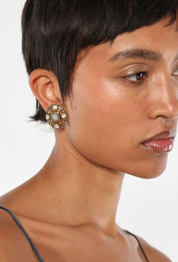 Chanel Sculpted Strass Clip Earrings, 1970s - 2