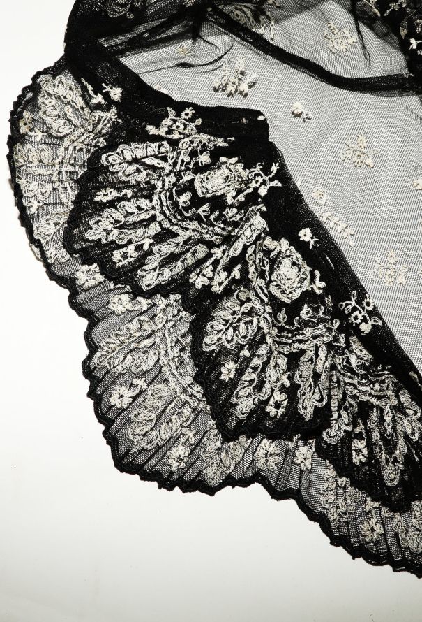 Ameri（アメリ）の「UND EMBROIDERY LACE BLOUSE（シャツ