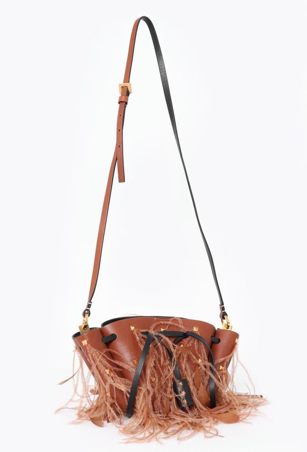 Valentino S/S 2019 Rockstud & Feather Small Bucket Bag - 5 Valentino S/S 2019 Rockstud & Feather Small Bucket Bag - 5