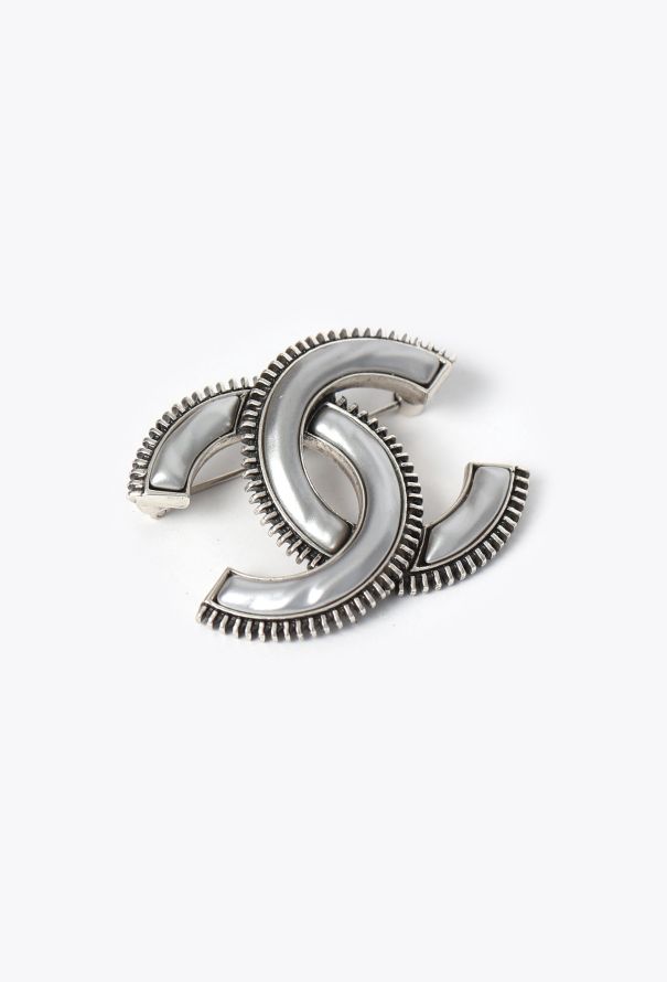 Chanel 2024 Fantasy 'CC' Brooch - 2