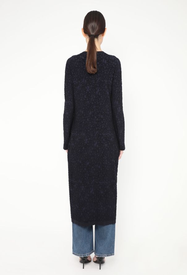 Chanel Resort 2021 Camélia Bouclé Cardigan - 5