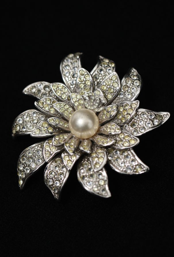 Chanel 2005 Strass Floral Pendant Brooch - 5