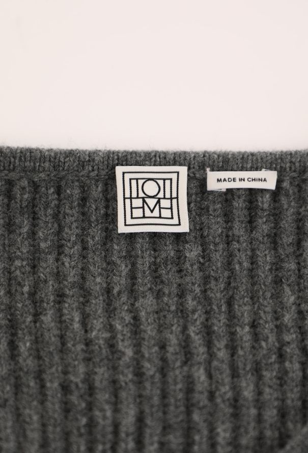 Toteme F/W 2024 Draped Scarf Sweater - 8