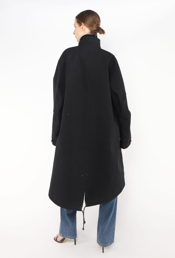 Sacai 2021 x KAWS Mackintosh Parka - 4