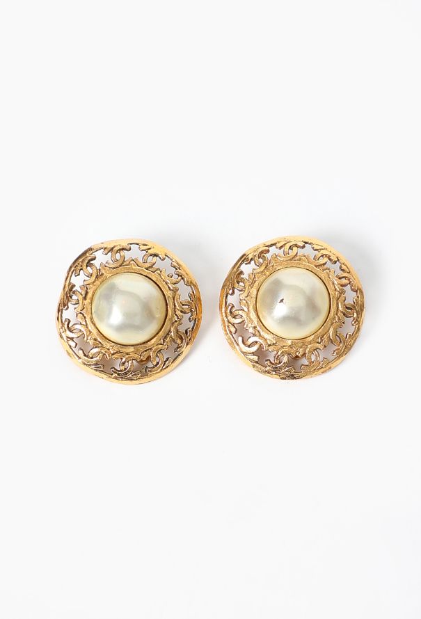 Chanel '80s Pearl 'CC' Clip Earrings Castellane - 1