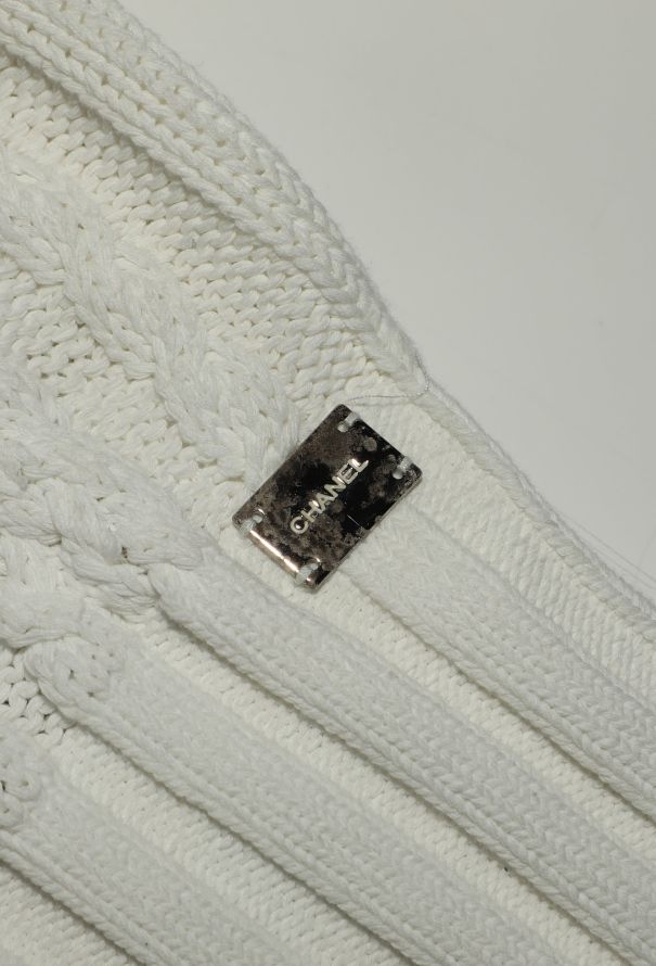 Chanel 2002 Sleeveless Knit Turtleneck - 8