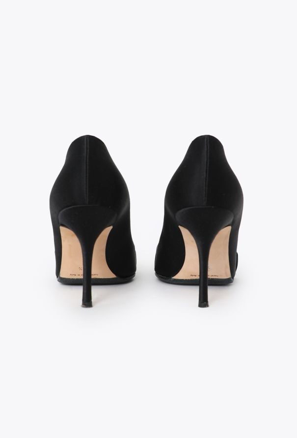 想像を超えての Beccara Satin Bow Pumps - Manolo Blahnik | Authentic 靴
