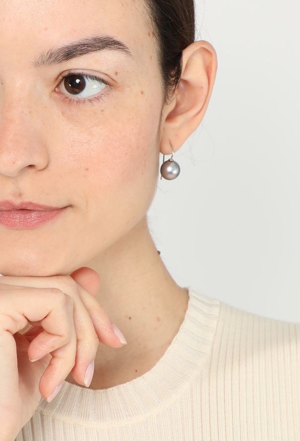 Modern Fine Jewelry 18k White Gold & Pearl Earrings - 3 Modern Fine Jewelry 18k White Gold & Pearl Earrings - 3