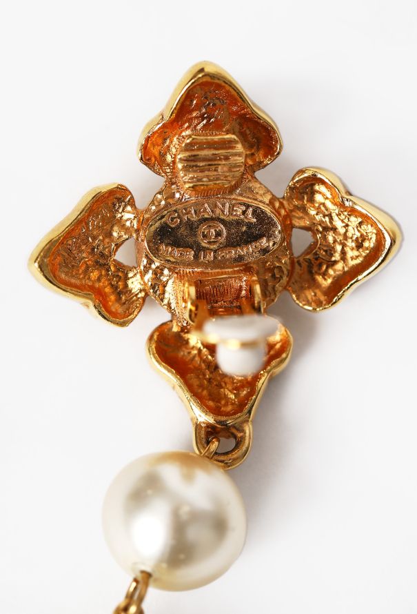 Chanel Pearl Pendant Earrings - 6