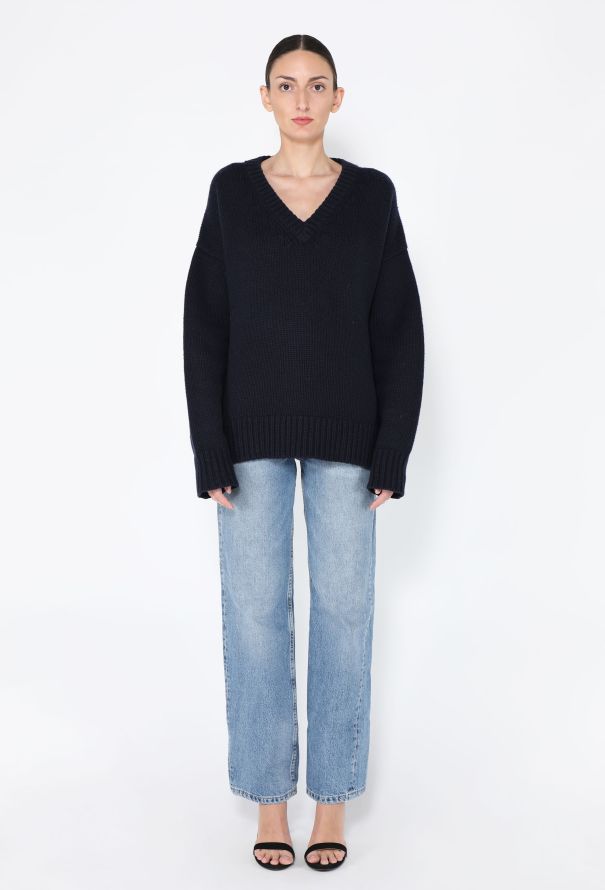 The Row 2021 Davion V-Neck Cashmere Sweater - 3