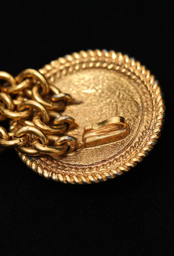 Chanel 1984 Filigree Gripoix Medallion Belt - 5 Chanel 1984 Filigree Gripoix Medallion Belt - 5