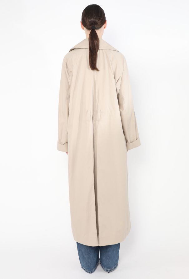 The Row S/S 2023 Badva Belted Trench - 5 The Row S/S 2023 Badva Belted Trench - 5