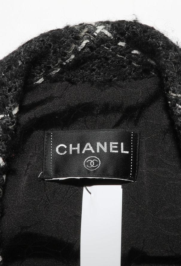 Chanel Iconic 2006 Tweed Hourglass Jacket - 6