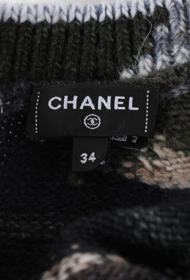 Chanel Paris-Manchester Cropped Knit Sweater, Pre-Fall 2024 - 7