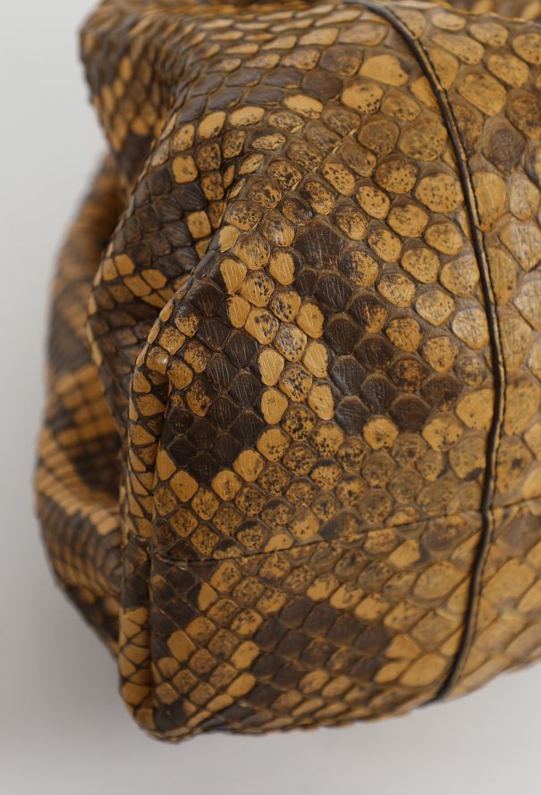 Bottega Veneta 2020  Python The Pouch Clutch Bag - 8