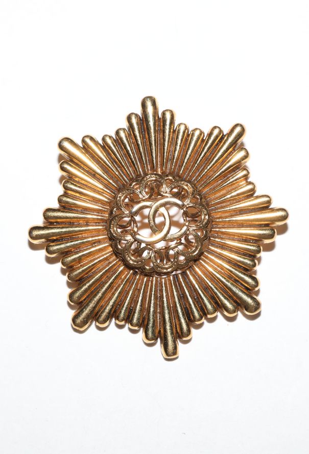 Chanel 1983 'CC' Starburst Brooch - 5