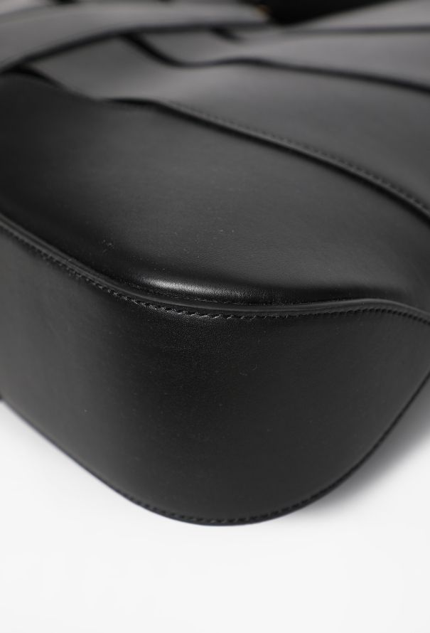 Alaïa Delta Hobo Shoulder Bag, 2025 - 11