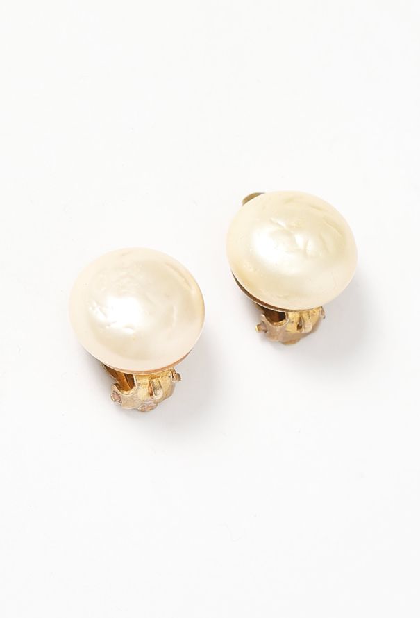 Chanel Rare 1960s Bourgeois Pearl Clip Earrings - 3 Chanel Rare 1960s Bourgeois Pearl Clip Earrings - 3