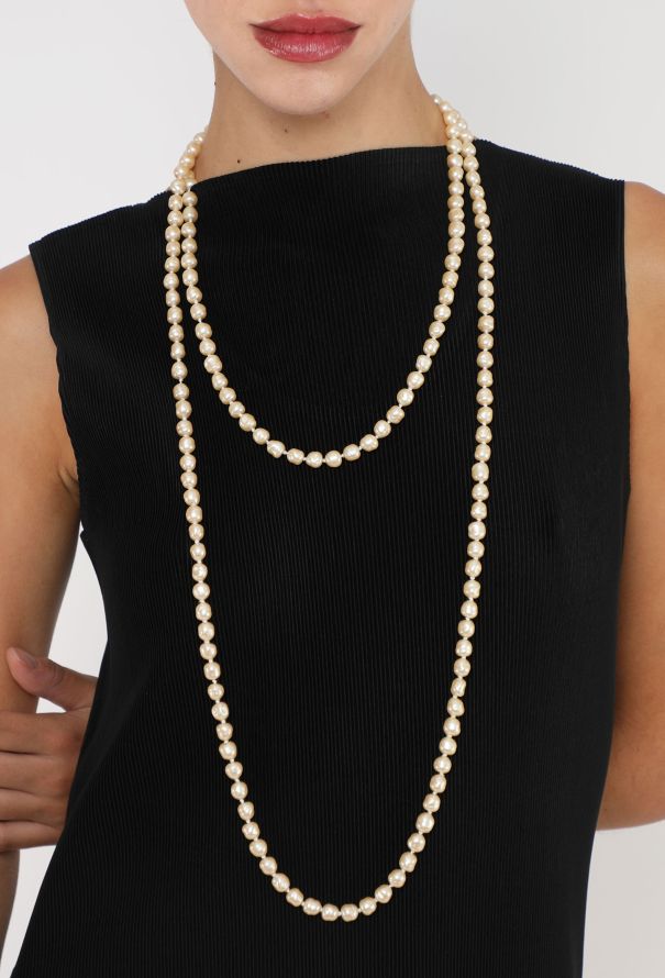 Chanel Collector 1981 Ivory Pearl Sautoir - 3