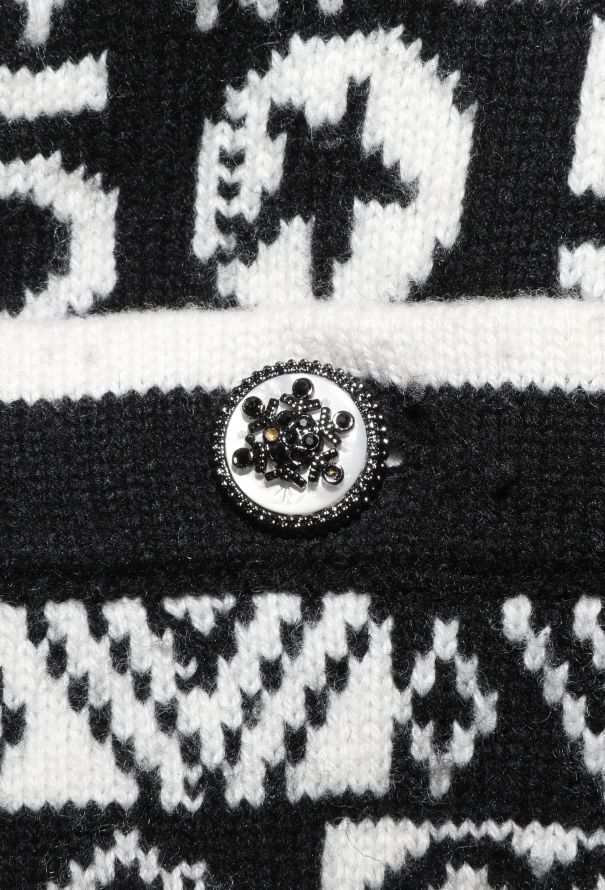 Chanel 2019 Graphic N°5 Cashmere Cardigan - 6 Chanel 2019 Graphic N°5 Cashmere Cardigan - 6