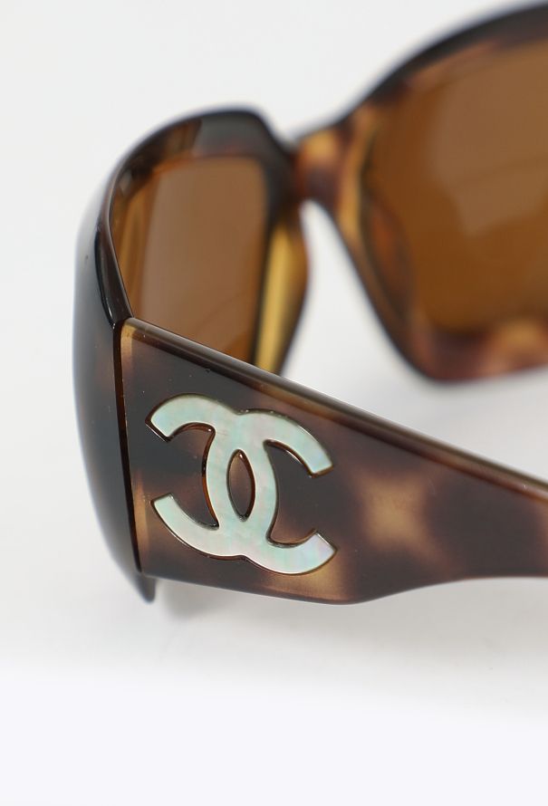Chanel '90s Tortoiseshell 'CC' Sunglasses - 7