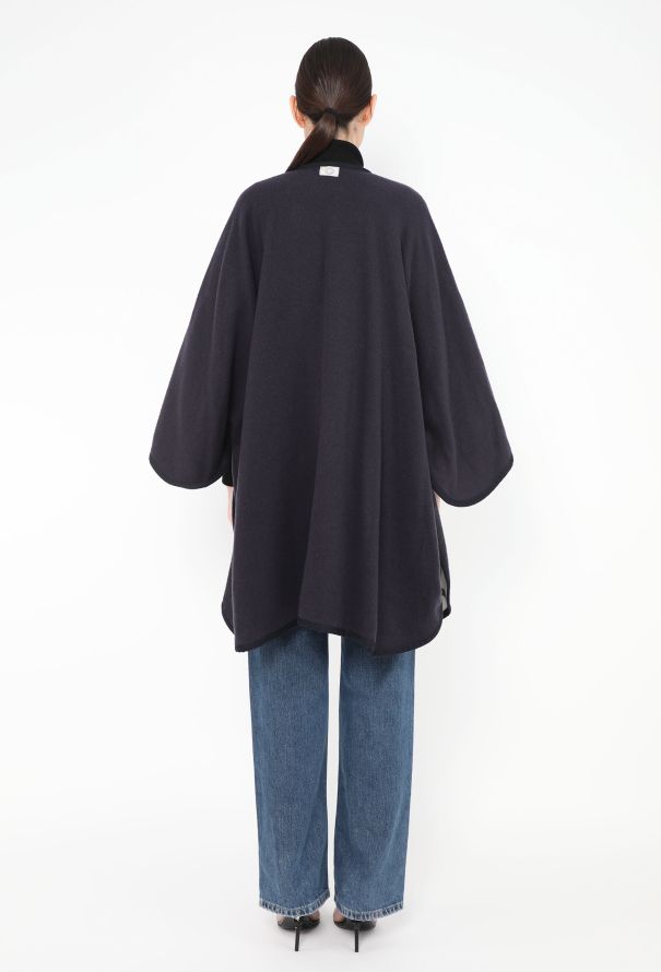 Hermès 2025 Reversible Cashmere Camail Poncho - 6