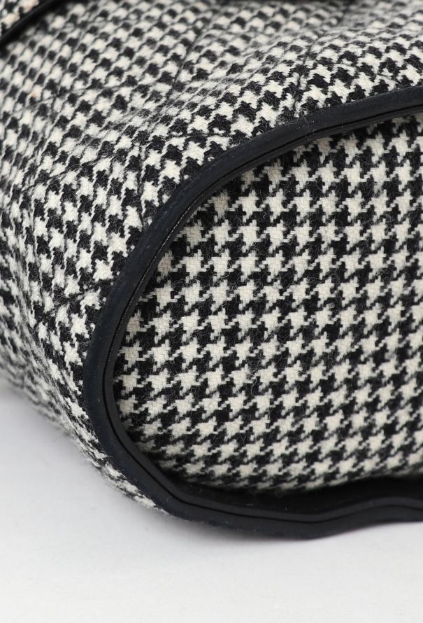 Chanel Vintage Houndstooth Vanity Case - 9 Chanel Vintage Houndstooth Vanity Case - 9