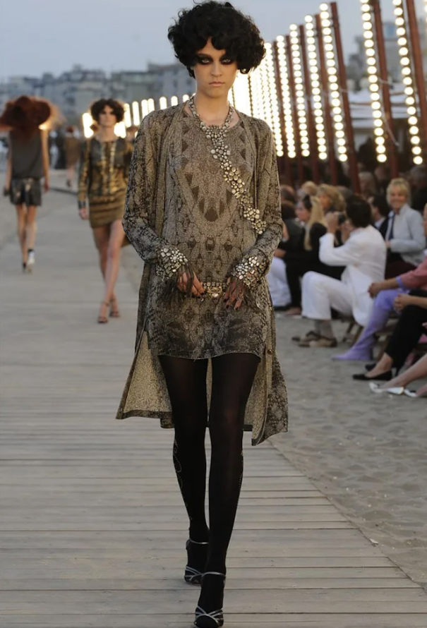 Chanel Resort 2010 Venetian Lamé Cardigan - 2 Chanel Resort 2010 Venetian Lamé Cardigan - 2