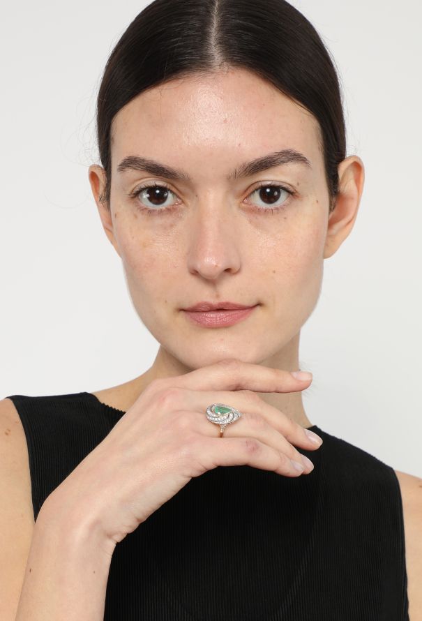 Vintage Fine Jewelry 18k Gold, Diamond & 1.90 Carats Emerald Ring - 2 Vintage Fine Jewelry 18k Gold, Diamond & 1.90 Carats Emerald Ring - 2