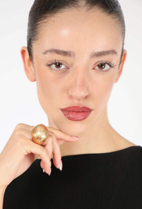 Pomellato 18K Yellow Gold Hammered Duna Ring - 2