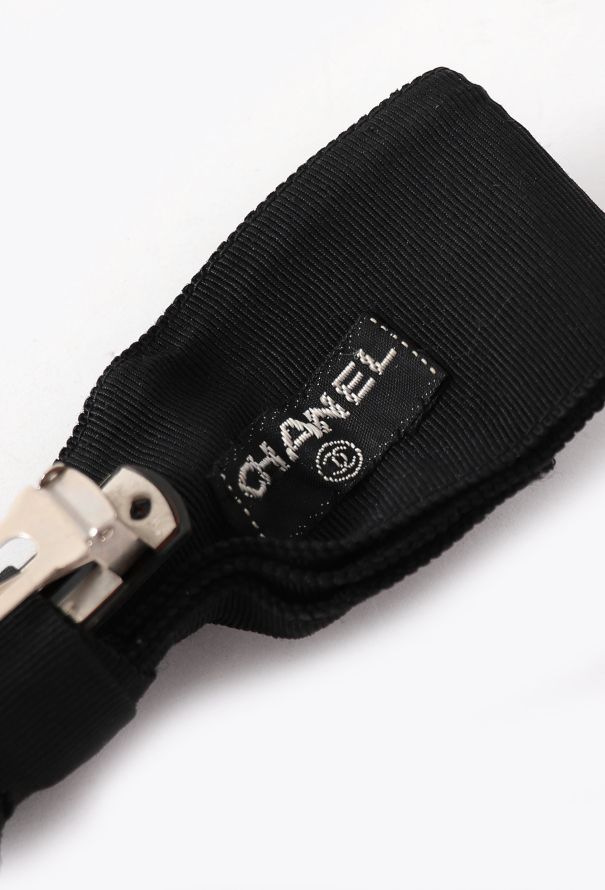 Chanel '70s Grosgrain Bow Hairclip - 5 Chanel '70s Grosgrain Bow Hairclip - 5