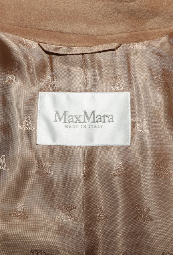 Max Mara Classic Wool Peacoat - 6 Max Mara Classic Wool Peacoat - 6