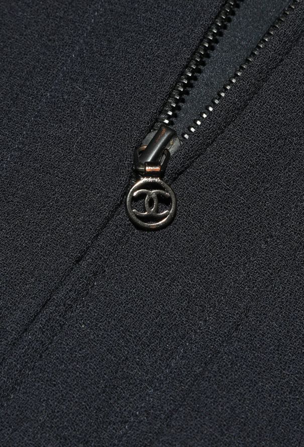 Chanel 1997 Hourglass Crêpe 'CC' Jacket - 7