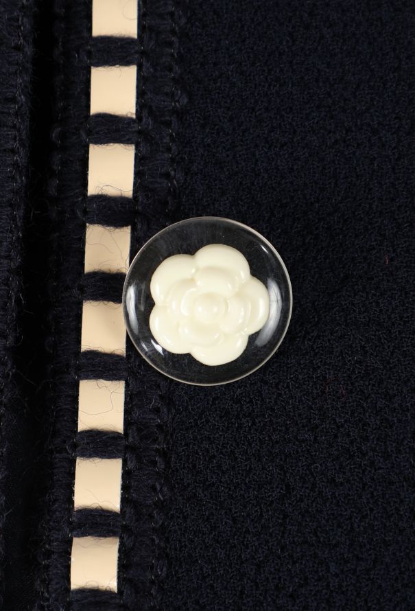 Chanel Bouclé Camélia Trim Ensemble, S/S 1992 - 9