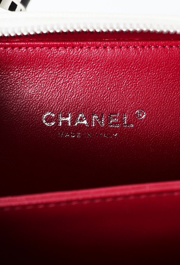 Chanel Resort 2019 Mini Vanity Bag - 13