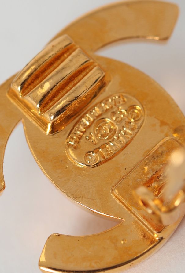 Chanel 1995 'CC' Clip Earrings - 3 Chanel 1995 'CC' Clip Earrings - 3