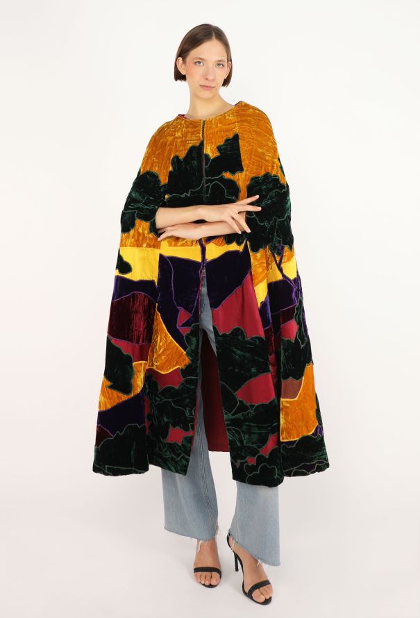 Norma Kamali Landscape Velvet Cape, 1970s - 3