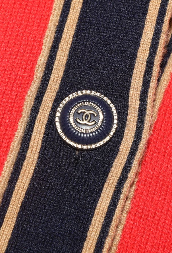 Chanel Resort 2020 Cashmere 'CC' Cardigan - 7 Chanel Resort 2020 Cashmere 'CC' Cardigan - 7