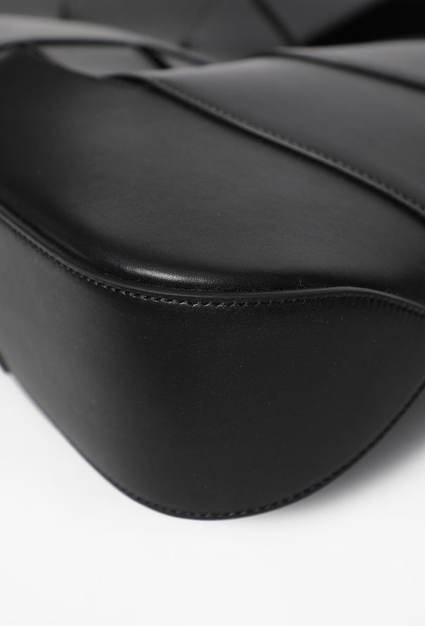 Alaïa Delta Hobo Shoulder Bag, 2025 - 8