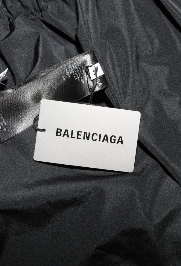 Balenciaga Resort 2022 Oversized Puffer - 8 Balenciaga Resort 2022 Oversized Puffer - 8