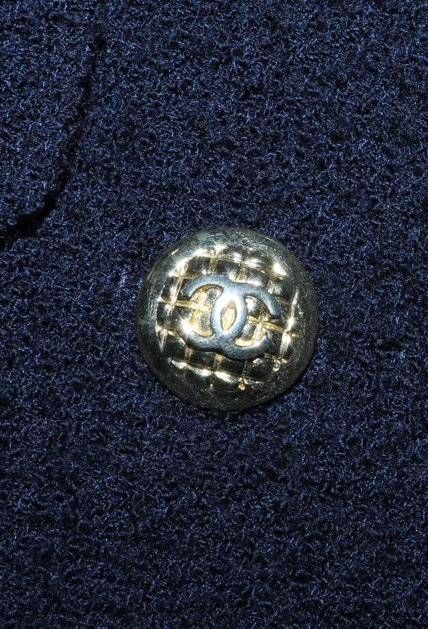 Chanel 1990 Navy Bouclé 'CC' Jacket - 8